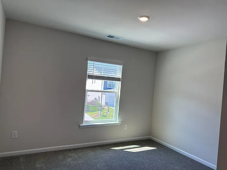 317 S Lake Dr — Photo 9