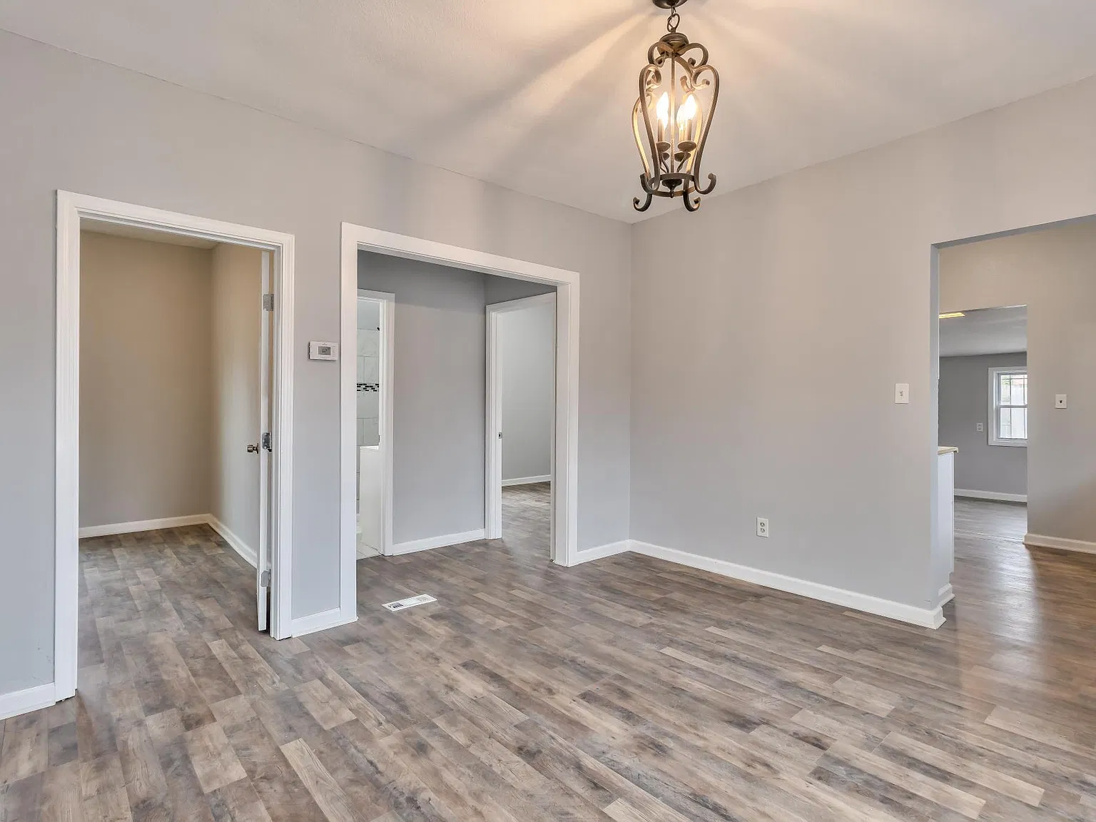 3 bed, 1300 sqft, $1,350 — Photo 3