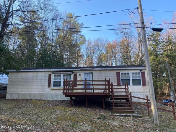 23 Cuyler Street, Hadley, NY 12835