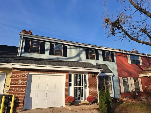 108 Mayfair Ln, Mount Laurel, NJ 08054