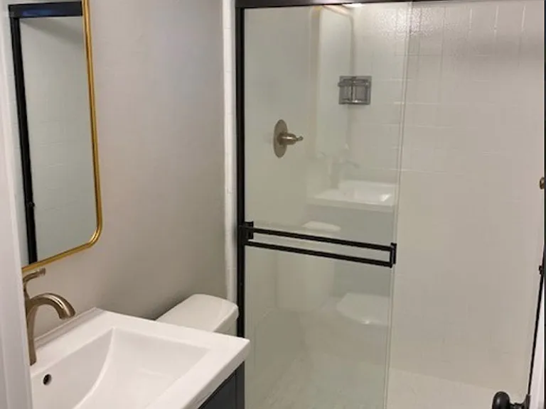 220 W Cherry Ave — Photo 5