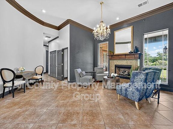 3rd image of 308 W Aurora Vista Trl