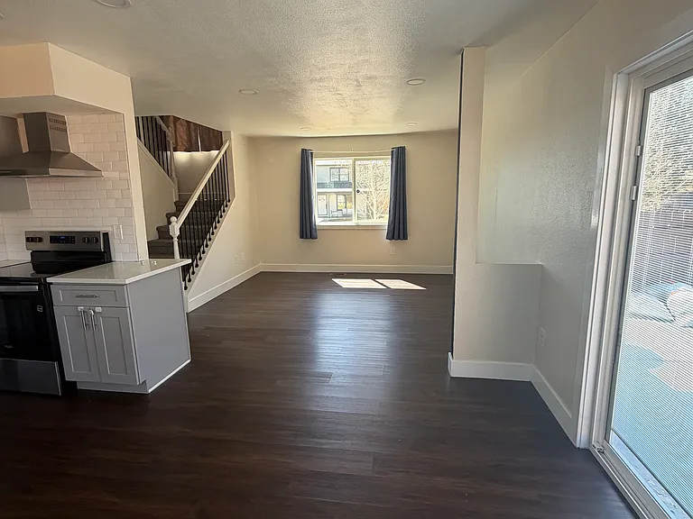 740 Sage Pl — Photo 4