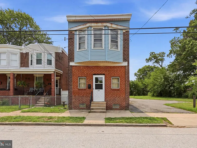 327 Powhattan Ave #B — Photo 15