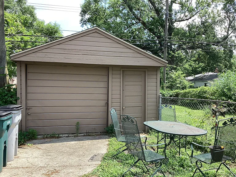 23810 Vassar Ave — Photo 10