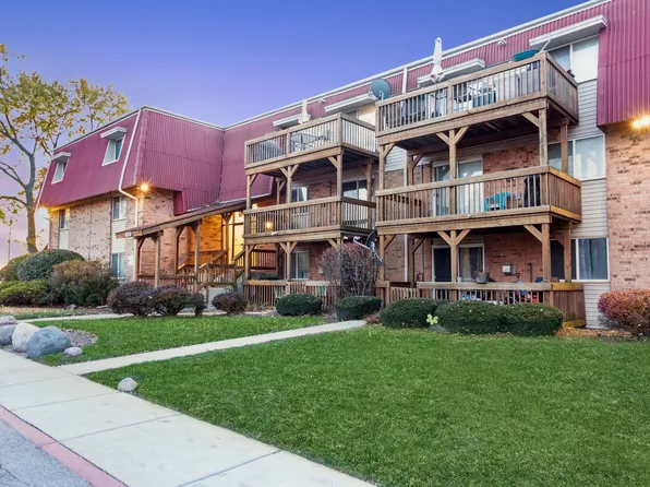 1870 Tall Oaks Dr Unit 1105, Aurora, IL 60505