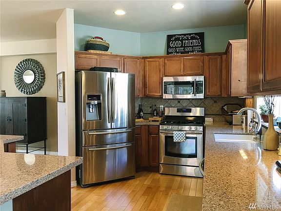 4th image of 8318 Vashon Dr NE