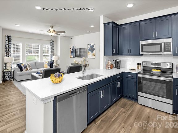 4th image of 1110 Bartholdi Dr #1001