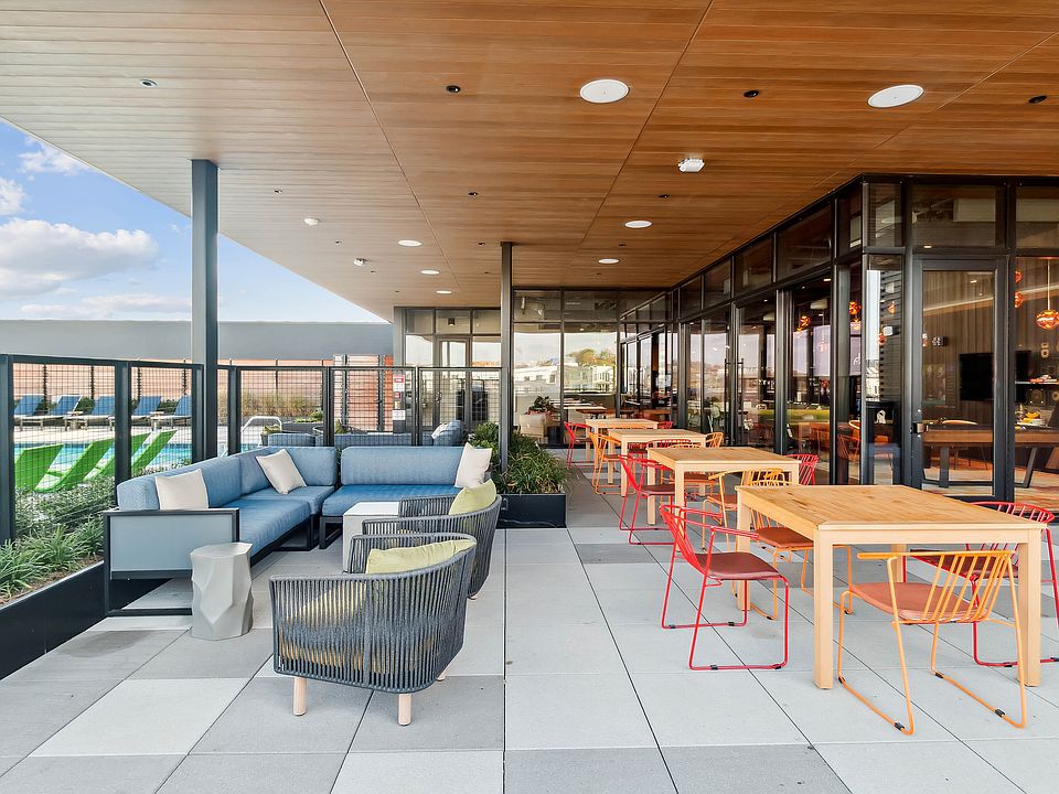 Residences at The Finery - Rooftop Seating