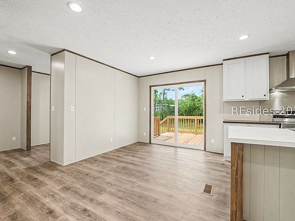 5th image of 75 Seabrook Center Road