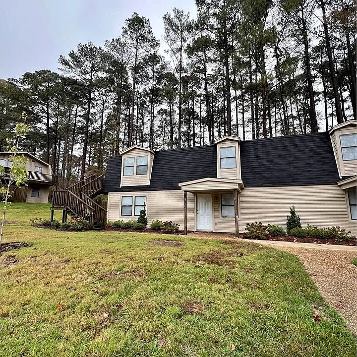 2300 Rusty Ln