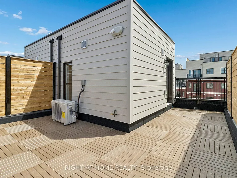 15100 Yonge St #206 — Photo 40
