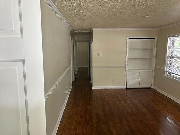 3rd image of 708 Westwood Dr