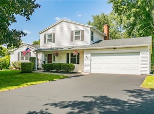 46 Wood Acre Dr, Pittsford, NY 14534