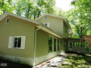 28 Old Forty Acre Mountain Rd, Danbury, CT 06811