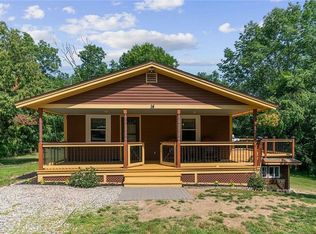 14 Pond View Rd, Moosup, CT 06354