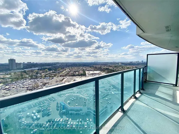 7171 Yonge St, Markham, ON