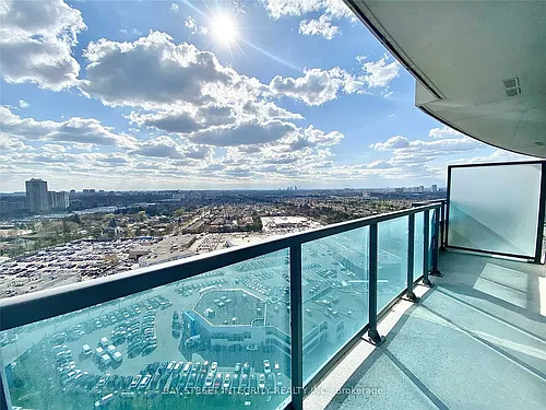7171 Yonge St #2010 Photo 1