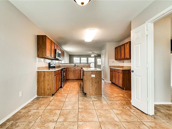 5th image of 1525 Redman Dr