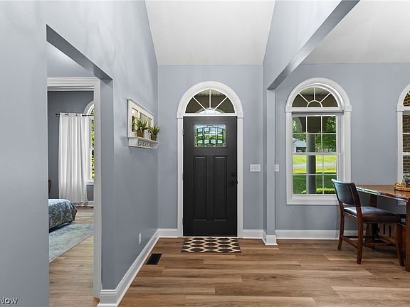 4th image of 44260 Denise Ln