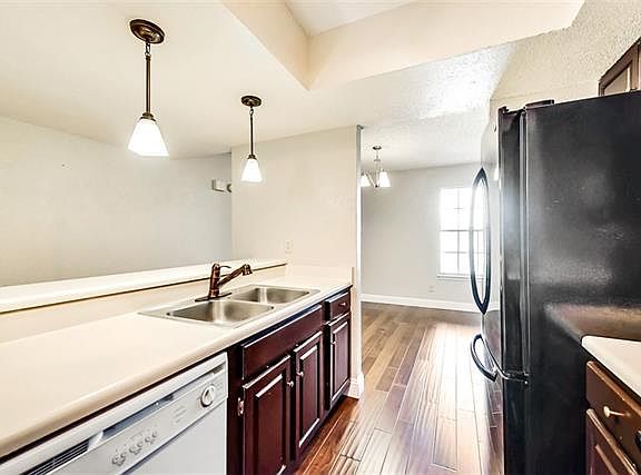5th image of 854 Creekside Dr