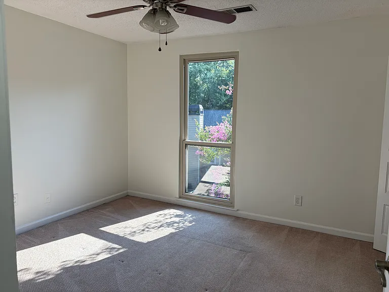 1111 Riverbend Club Dr SE — Photo 12