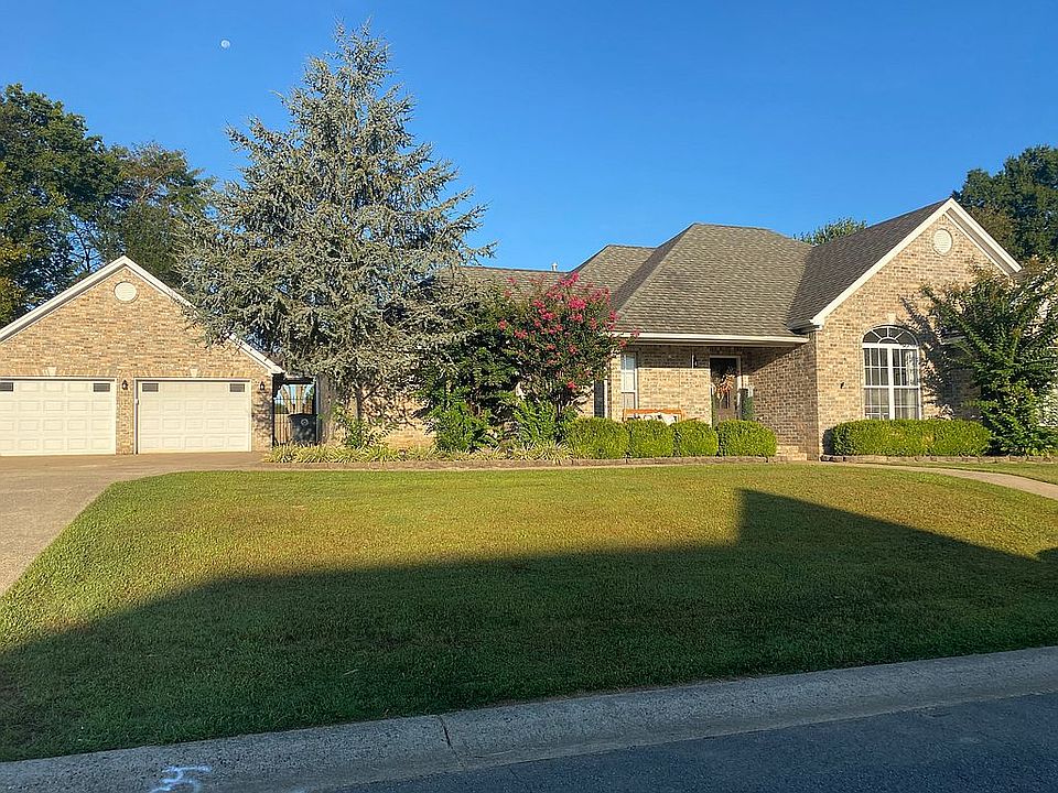 1st image of 303 Billy Davis Dr