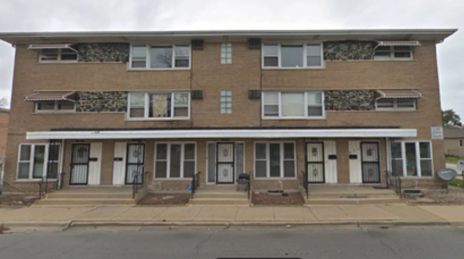620-628 Sibley Blvd. — Photo 1