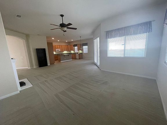4th image of 19548 Vermillion Ln