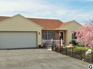 332 Big Spring Rd, Etters, PA 17319