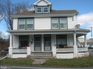 104-106 W Main St, Reinholds, PA 17569