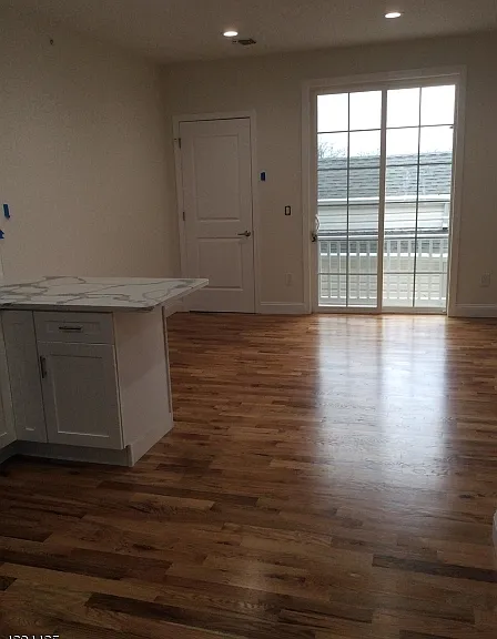 104 Broughton Ave #1B — Photo 8