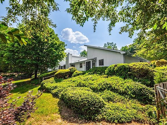 3rd image of 600 Creekwood Dr