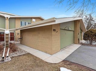 1227 S Nicolet Cir, Appleton, WI 54914