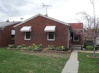 22205 Cedar St, Saint Clair Shores, MI 48081