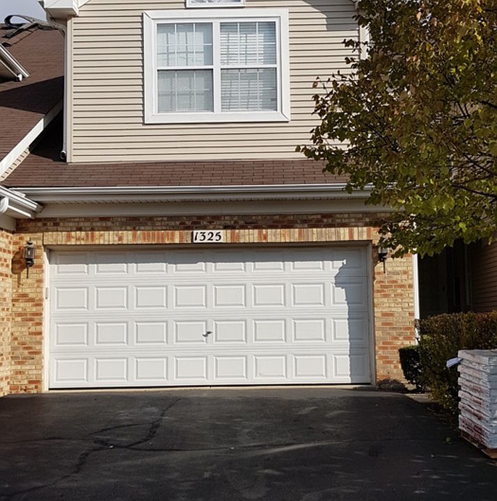 1st image of 1325 Leonard Dr