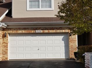 1325 Leonard Dr, Schaumburg, IL 60193