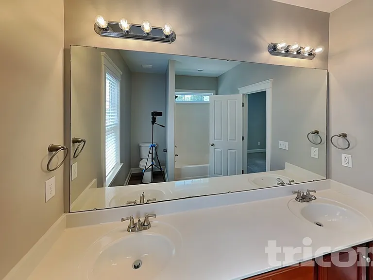 13528 Swinton Rd — Photo 9