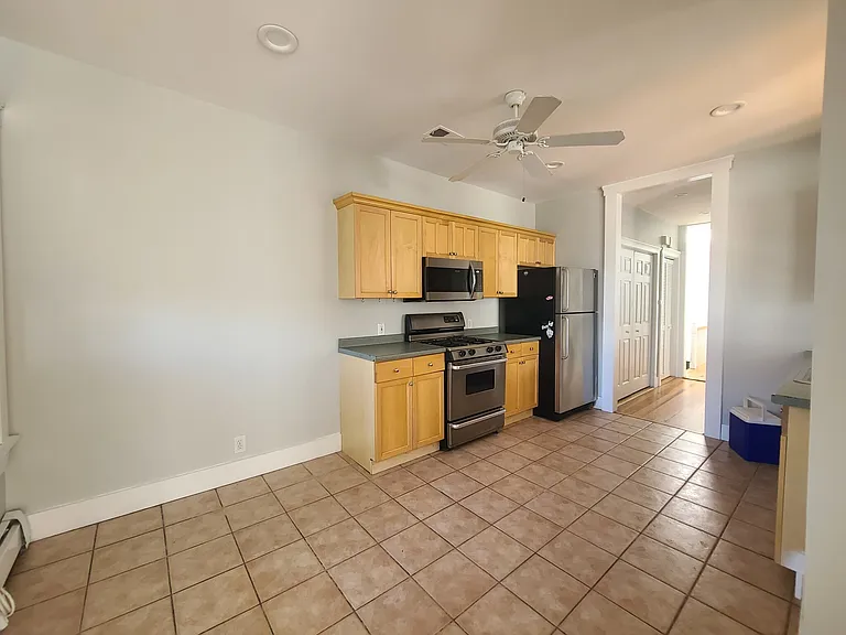 347 W 4th St #3 — Photo 9
