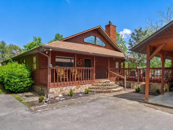 1463 Red Cedar Ln, Sevierville, TN 37876