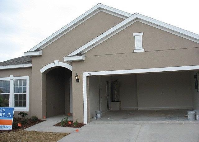 1st image of 716 Parker Den Dr