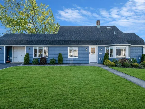 90 Silver Lane, Levittown, NY 11756