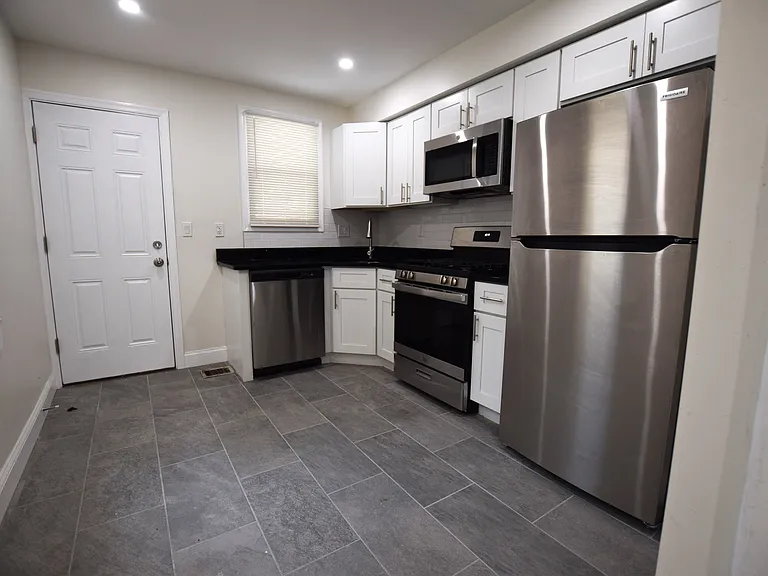3222 Salmon St — Photo 5