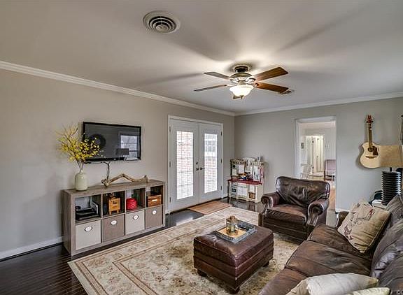 5th image of 8705 Avalon Dr
