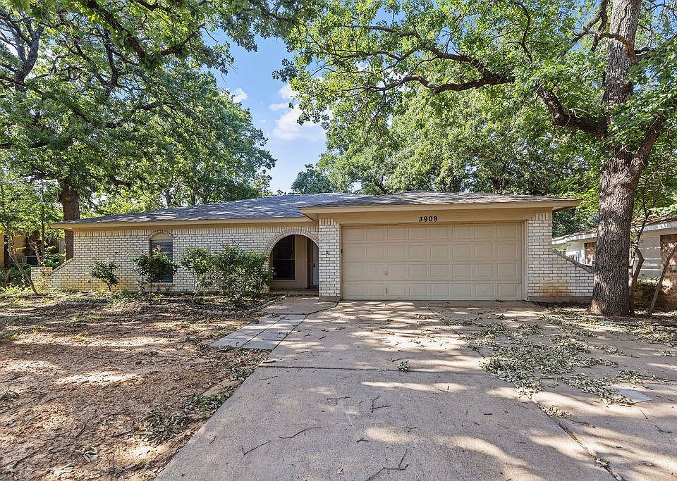 1st image of 3909 Woodbury Ct