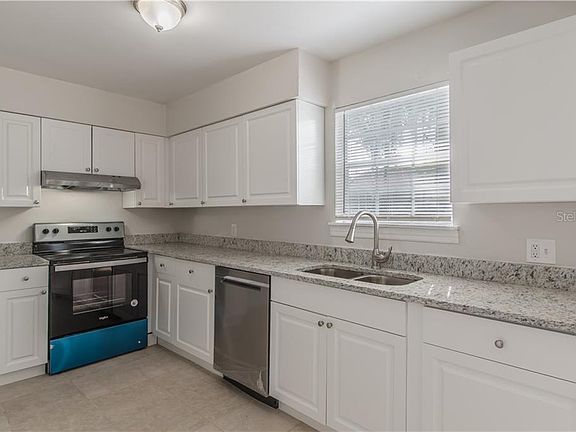 3rd image of 901 Treadway Dr