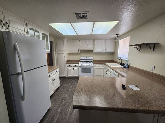 4th image of 73939 Desert Dunes Dr
