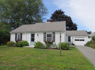 11 Tobey Ln, Mattapoisett, MA 02739