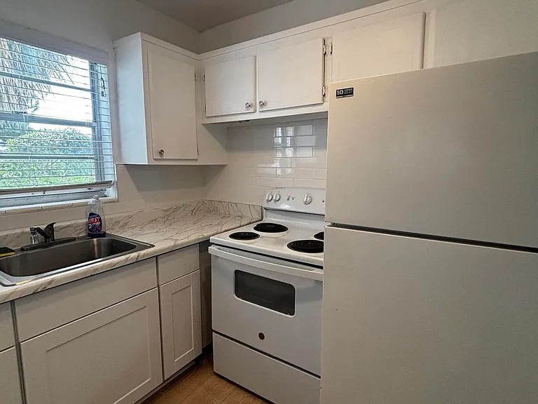 353 Sheffield St E #O — Photo 7