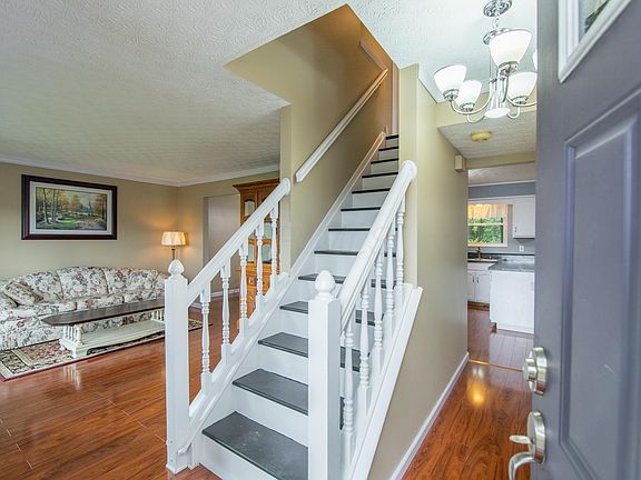 4th image of 779 Old Forest Ct